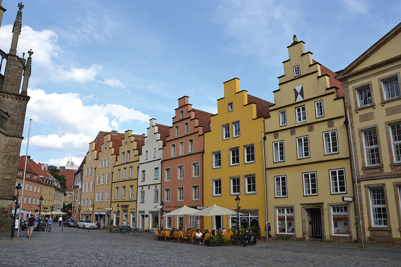 Der Rathausplatz lädt zum Verweilen ein